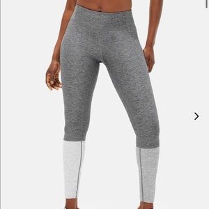 Outdoor Voices dipped ⅞ legging